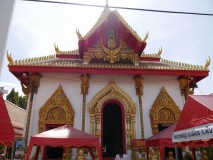 Boudhisme au Wat (temple) Phra Sri Rattana Mahathat